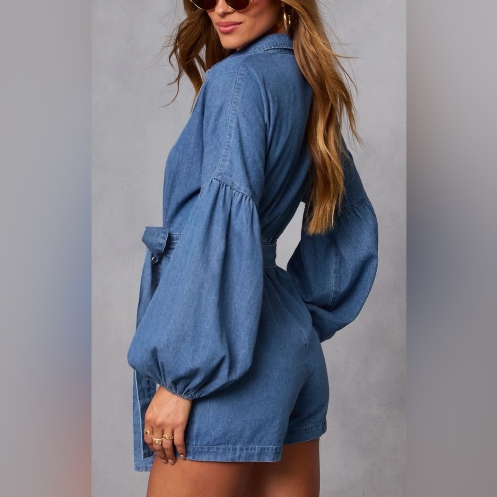 NEW VICI Apple Picking Denim Balloon Sleeve Shorts
Romper Cotton Blend Size L - Picture 2 of 14